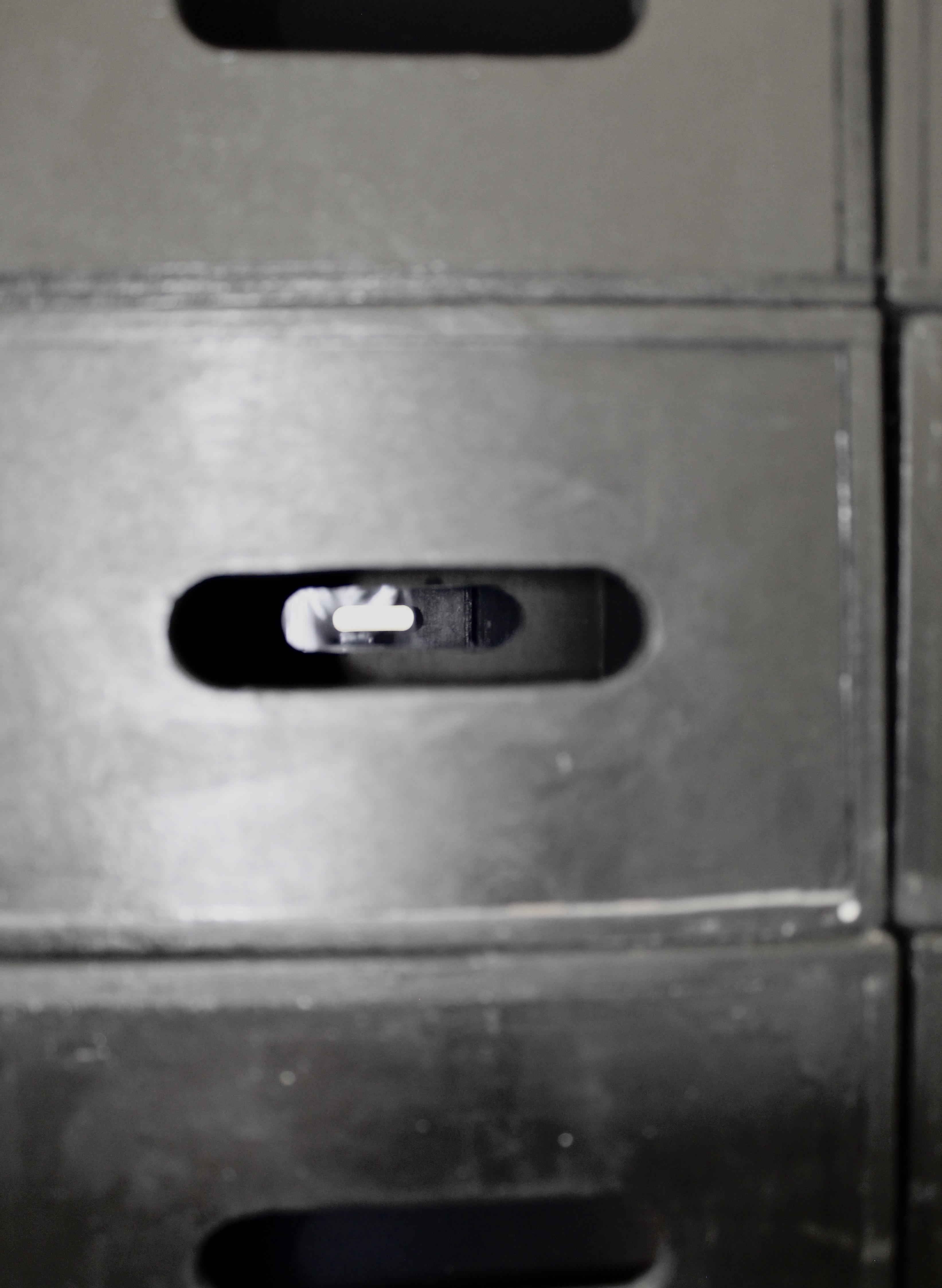 Alexander Si, Stage/Cage, 2019 multimedia installation